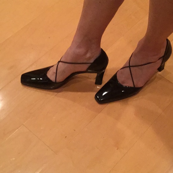 Stuart Weitzman Ronettes Black Patent - Picture 14 of 14